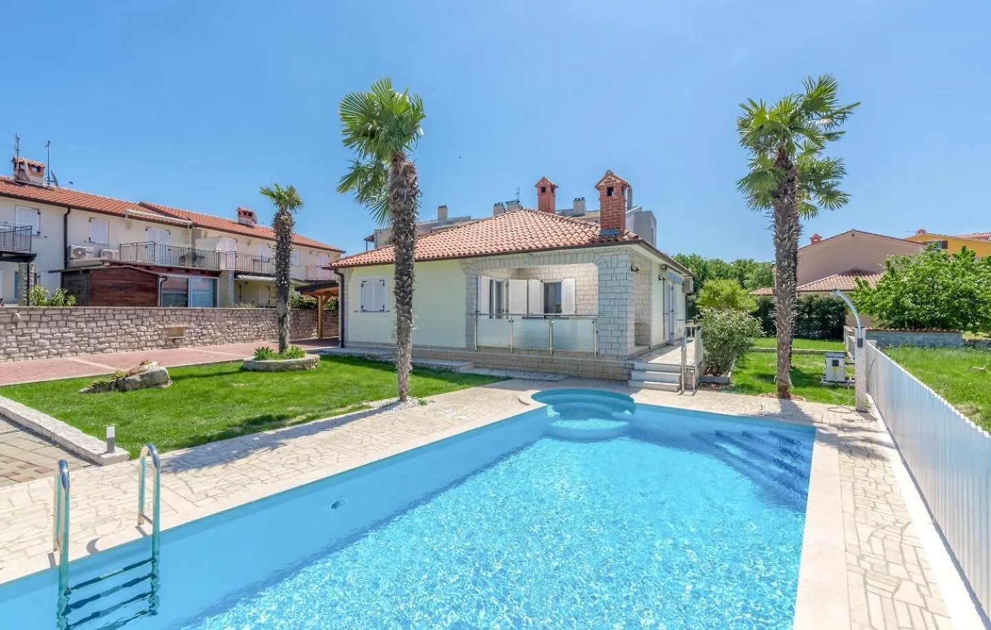 Casa Andrea Villa Buzinija